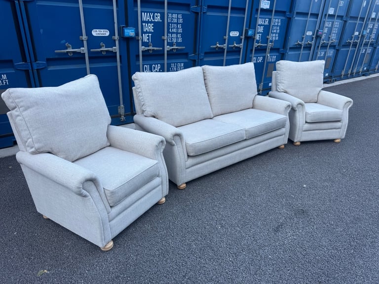 Very good quality three piece Suite thorngateupholstery