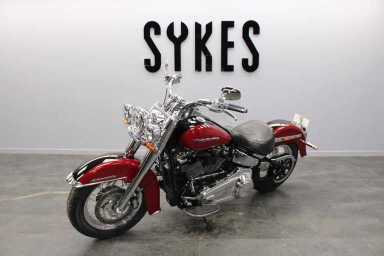 2019 Harley-Davidson FLDE Softail Deluxe in Two Tone Red and Black