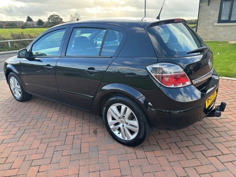 Vauxhall, ASTRA, Hatchback, 2010, Manual, 1598 (cc), 5 doors
