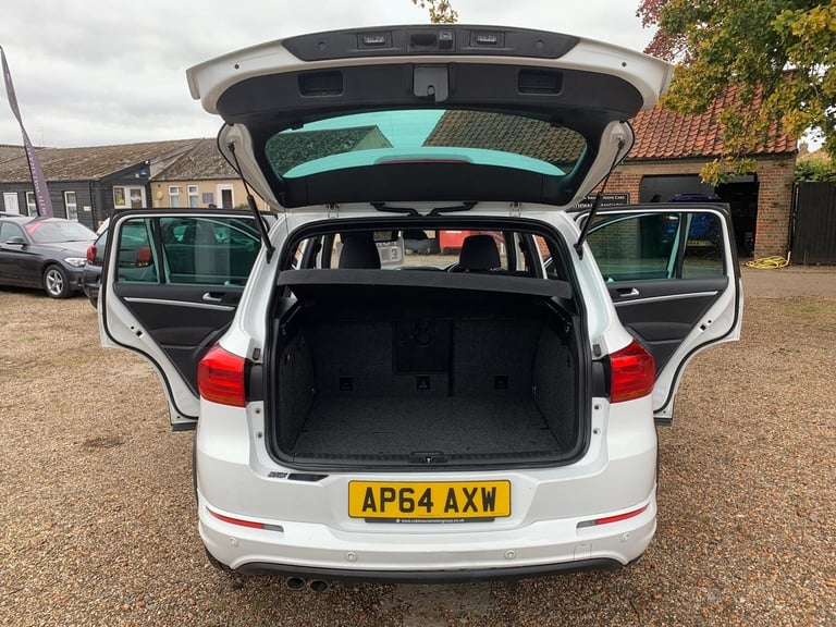 2014 Volkswagen Tiguan 2.0 TDi BlueMotion Tech R-Line 177 5dr ESTATE Diesel Manual