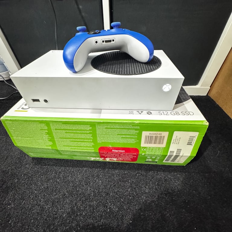 Xbox series s console