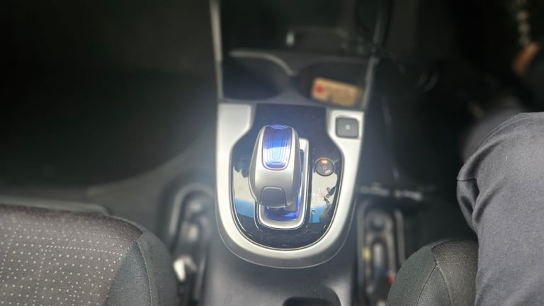 2014 Honda jazz hybrid automatic
