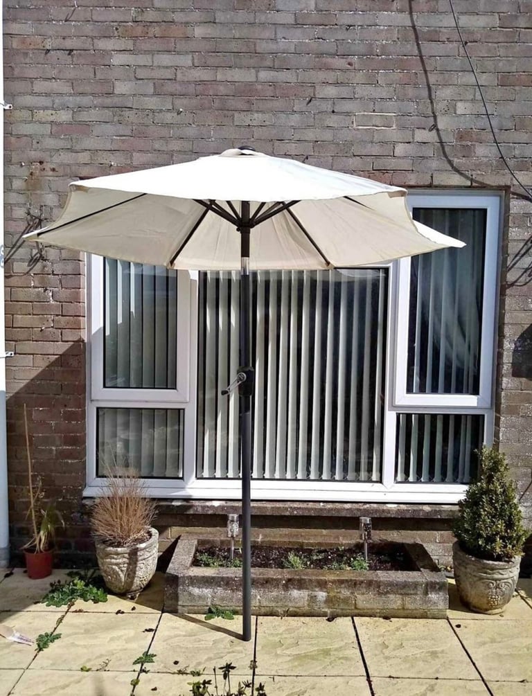 Brand new crank handle parasol | in Dorchester, Dorset | Gumtree