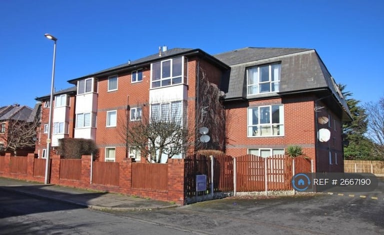 2 bedroom flat in Somerset Court, Blackpool, FY1 (2 bed) (#2667190)