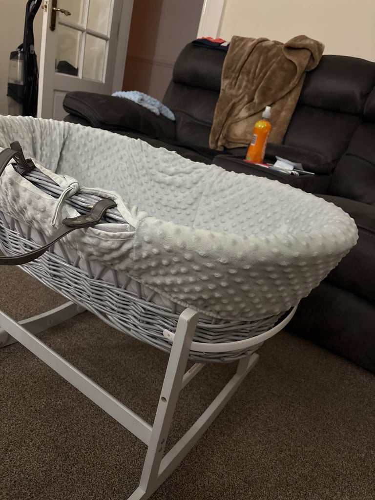 moses basket+matress