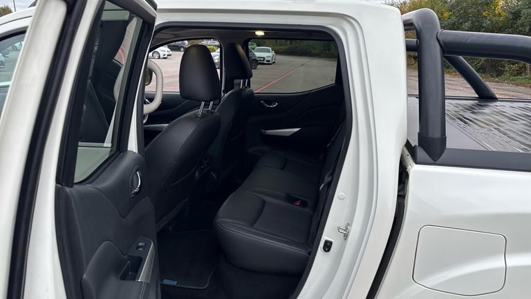 2021 Nissan Navara Double Cab Pick Up N-Guard 2.3dCi 190 TT 4WD Auto PICK UP DIESEL Automatic