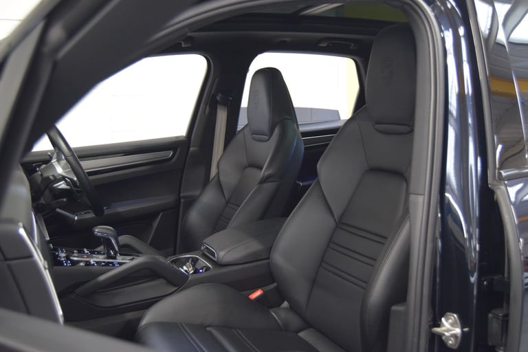 PORSCHE CAYENNE 3.0 V6 E-Hybrid 17.9kWh Platinum Edition 2022