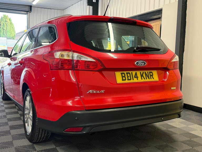2014 Ford Focus 1.0T EcoBoost Titanium Navigator Euro 5 (s/s) 5dr ESTATE Petrol Manual