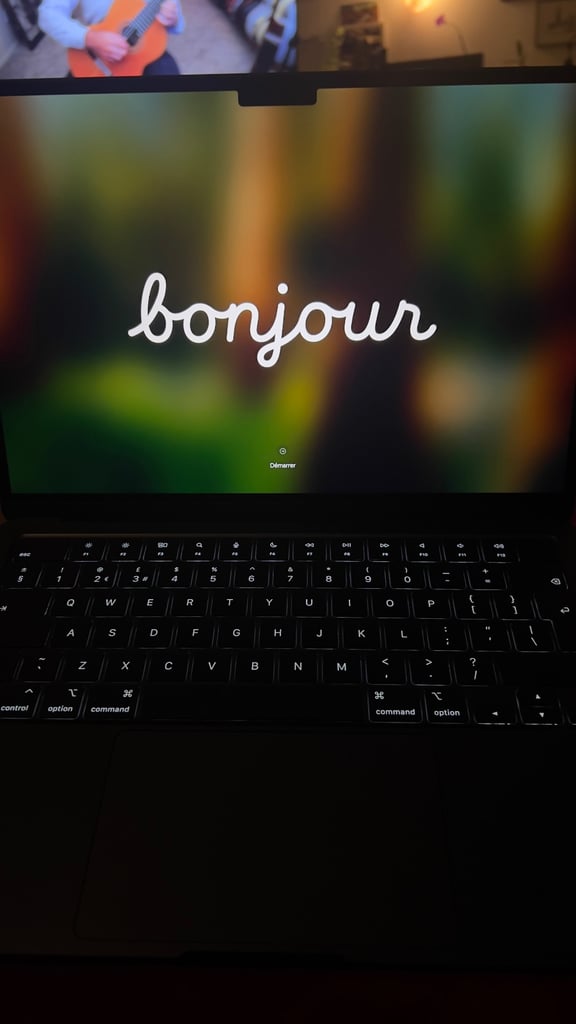 MacBook Air M2 (13.6”) — 16GB / 512GB SSD — Midnight — MINT