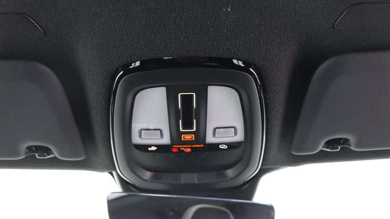 2025 Volvo XC40 B4 (P) Ultra Dark (Sunroof, Pilot Assist, 21' Alloys, BLIS) ESTATE Petrol/Electri...