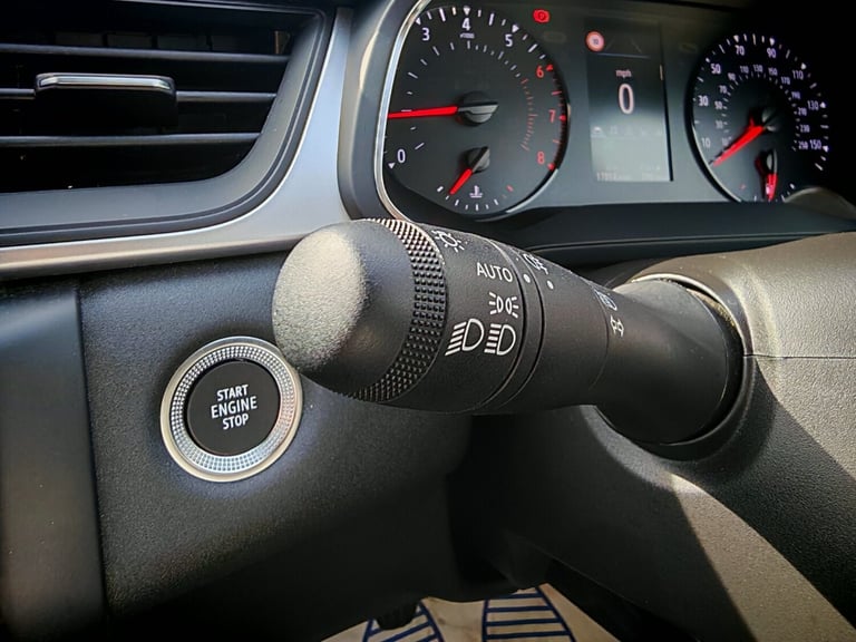 2022 Renault Captur 1.0 TCE 90 SE Limited 5dr Hatchback Petrol Manual