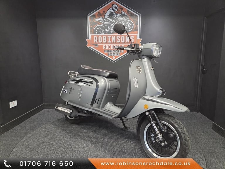 2020 70 reg Royal Alloy GT125 in grey with only 2921 miles.