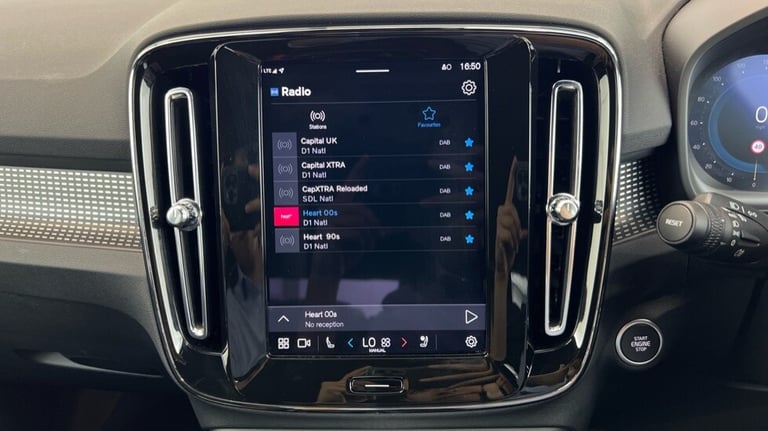 2025 Volvo XC40 Black Edition Plus, B3 Mild hybrid, Petrol (Rear Camera, BLIS) Estate Petrol Auto...