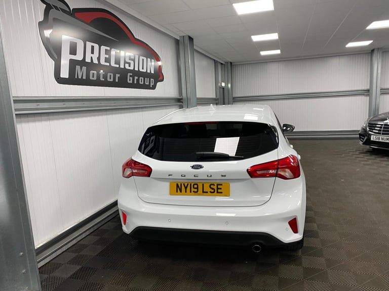 2019 Ford Focus 1.0T EcoBoost Zetec Euro 6 (s/s) 5dr HATCHBACK Petrol Manual