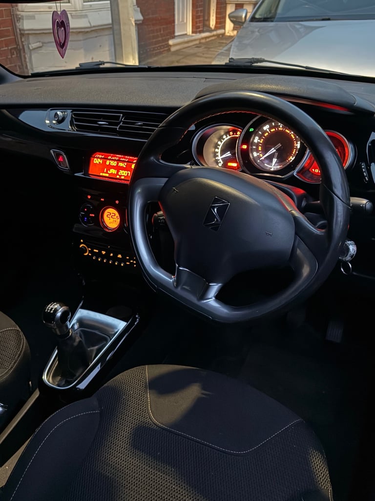 Citroen, DS3, Hatchback, 2012, Manual, 1560 (cc), 3 doors