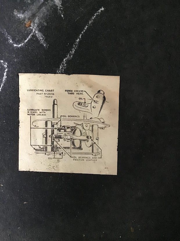 HMV 102 Gramophone with 5b Soundbox and keys