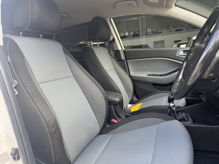 2016 Hyundai i20 1.2 GDI PREMIUM 5DR Manual Hatchback Petrol Manual