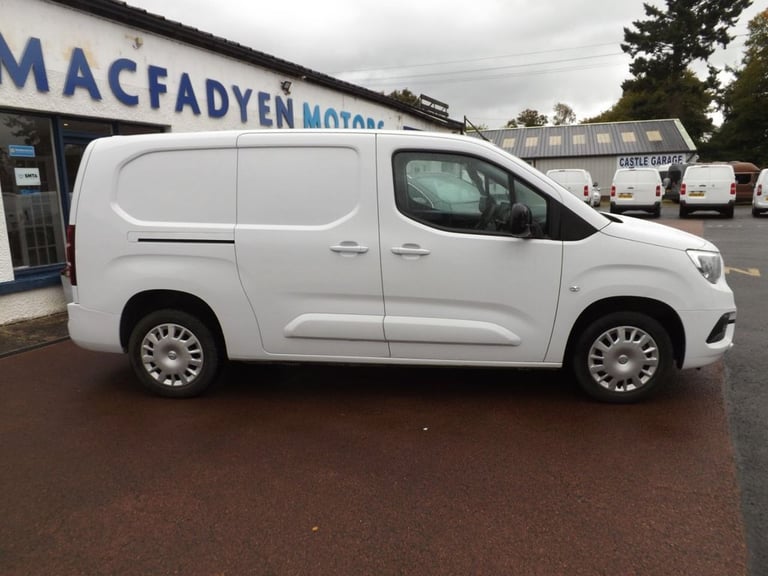 2023 Vauxhall Combo 1.5 Turbo D 2300 Pro Panel Van 6dr Diesel Manual L2 H1 Euro 6 (s/s) (100 ps P...