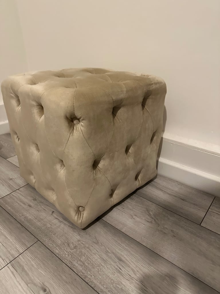 Solid Wescott ottoman bed 