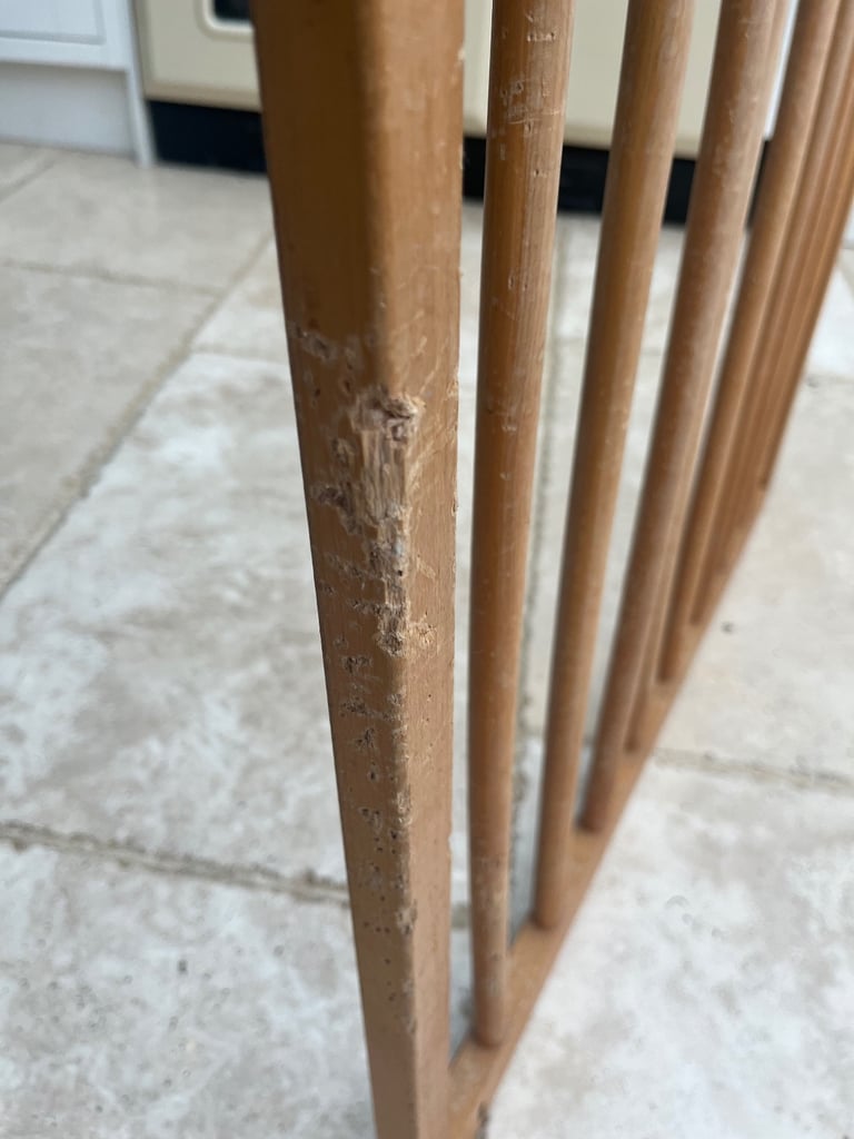 Wooden stairgate/safety gate for pets/puppy/dog