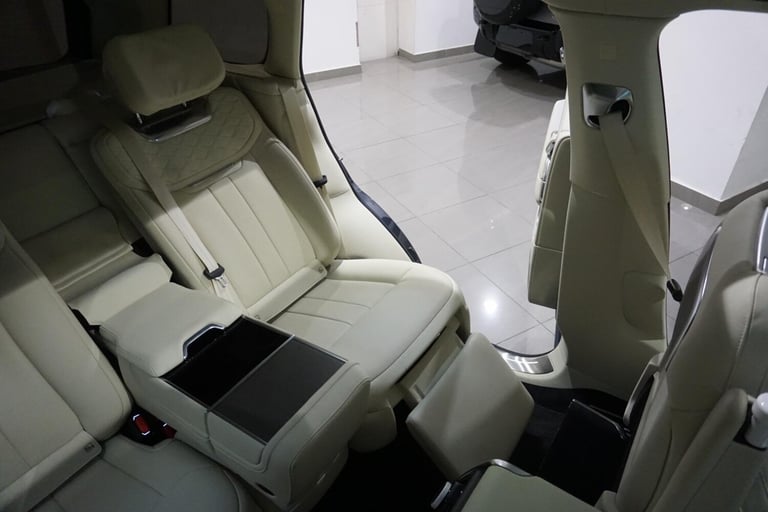 2023 Land Rover Range Rover 3.0 P550e 38.2kWh SV SUV 5dr Petrol Plug-in Hybrid Auto 4WD Euro 6 (s...