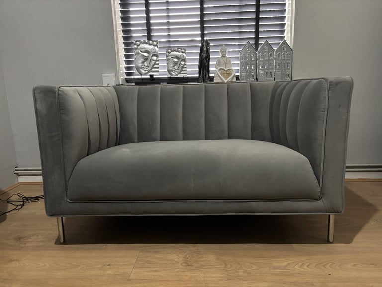Bellamy velvet 2 seater sofa and snuggle chair