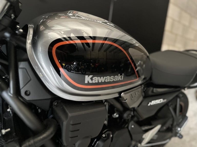 STUNNING LOW MILEAGE 2023/23 KAWASAKI Z650 RS MOTORCYCLE