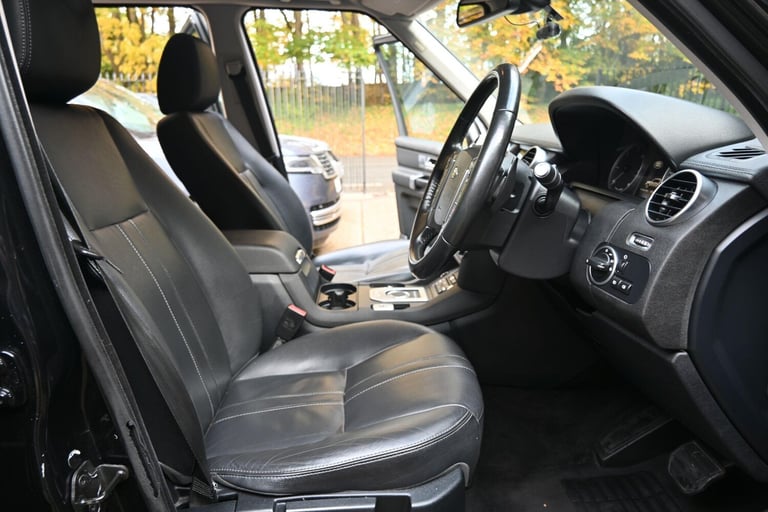 2016 Land Rover Discovery 4 3.0 SD V6 SE Auto 4WD 5dr PANEL VAN Diesel Automatic