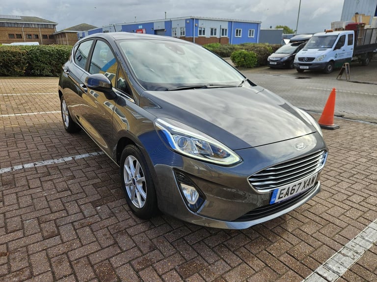 2017/67 Ford Fiesta 1.0T 100ps EcoBoost s/s Zetec with Nav ONLY 30,753 MILES FSH