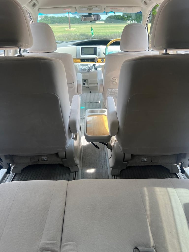 Toyota estima 2008 2.4 petrol automatic Ulez free 7 seats Screens with Bluetooth