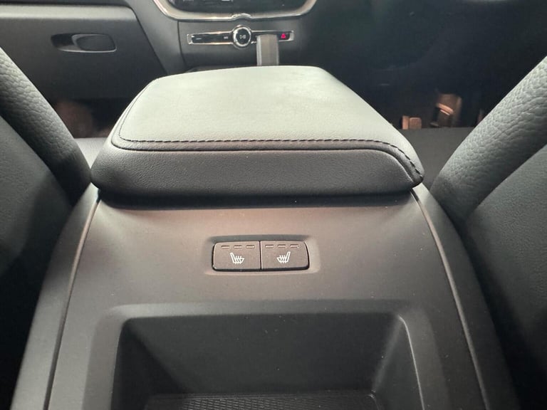 VOLVO XC60 2.0h T6 Recharge 18.8kWh Plus Auto AWD Euro 6 (s/s) 5dr 2024