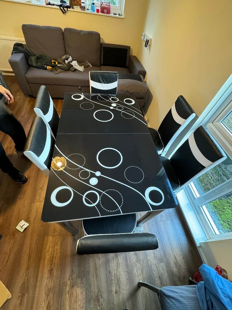 Dining Table and 6 chairs.