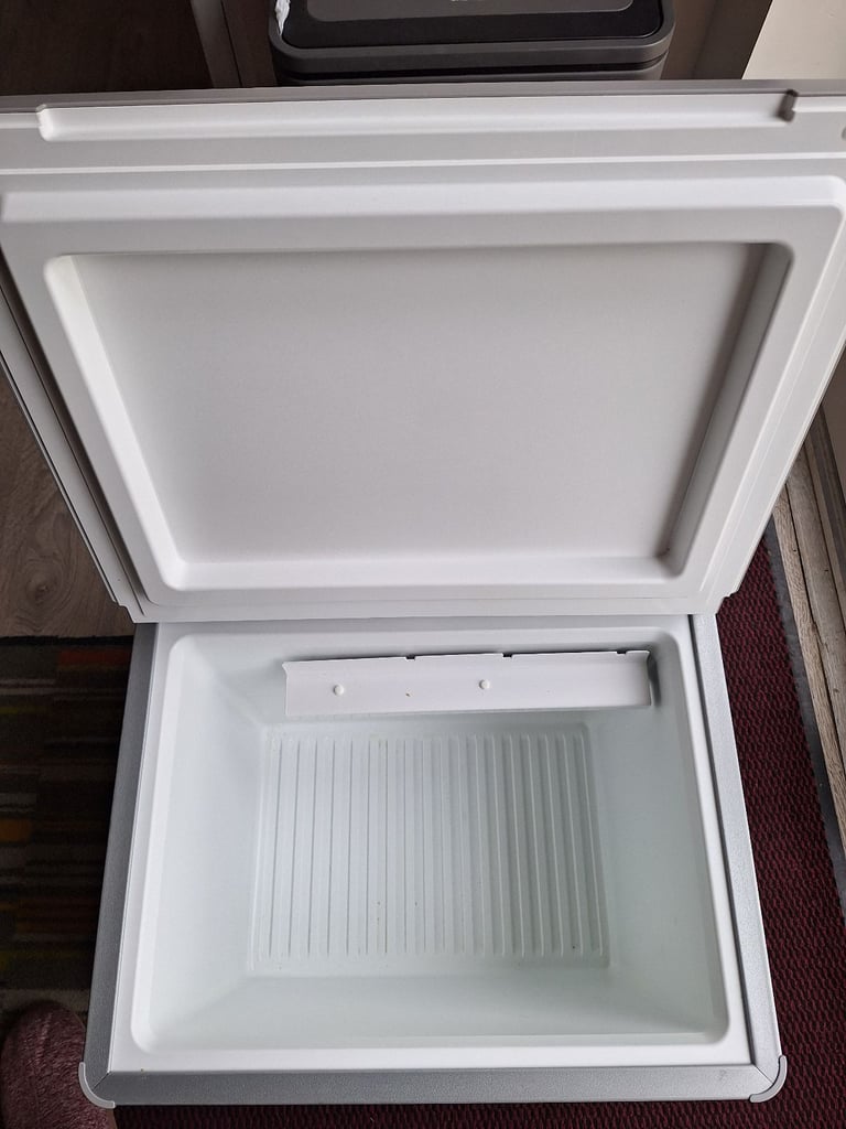 Dometic RC1200 3 way camping fridge