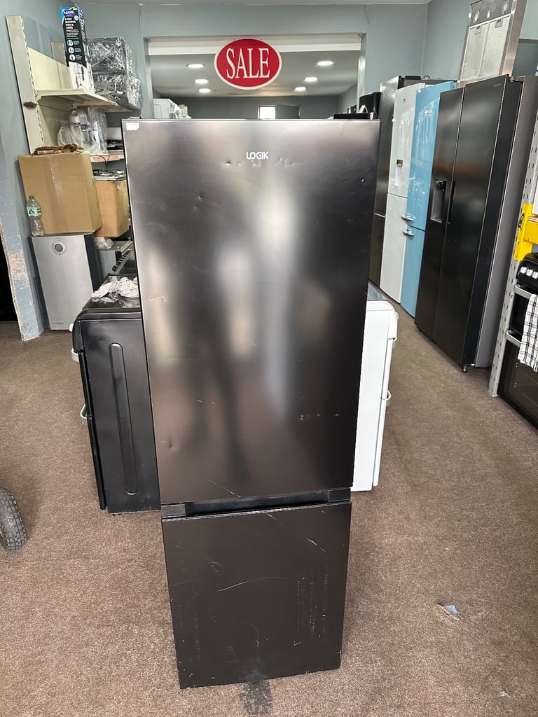 Logik black top condition frost free medium fridge freezer 