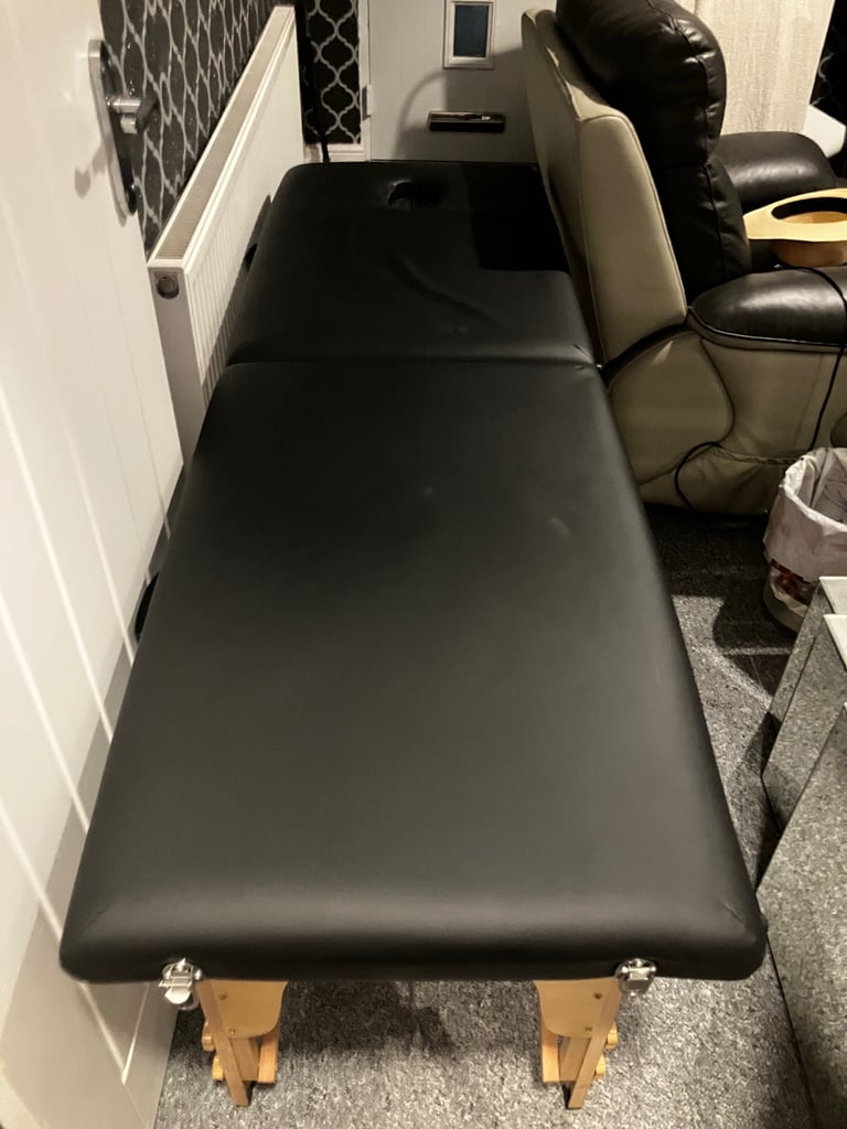 Massage bed / table like new can deliver for a small charge