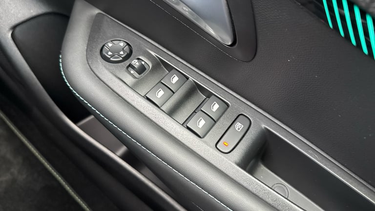 2022 Peugeot 208 1.2 PureTech 100 Allure Premium + 5dr Petrol Hatchback Hatchback Petrol Manual