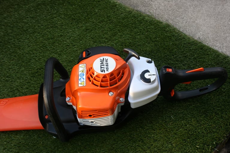 Stihl 2022 HS82RC  Petrol hedge trimmers 24” blades, excellent condition