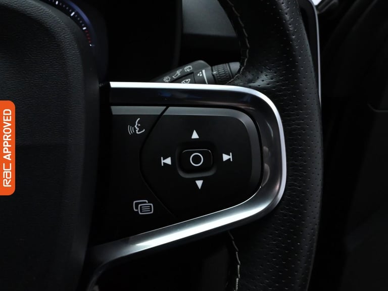 2019 Volvo XC40 2.0 D4 R-Design SUV 5dr Diesel Auto AWD Euro 6 (s/s) (190 ps) SUV DIESEL Automatic