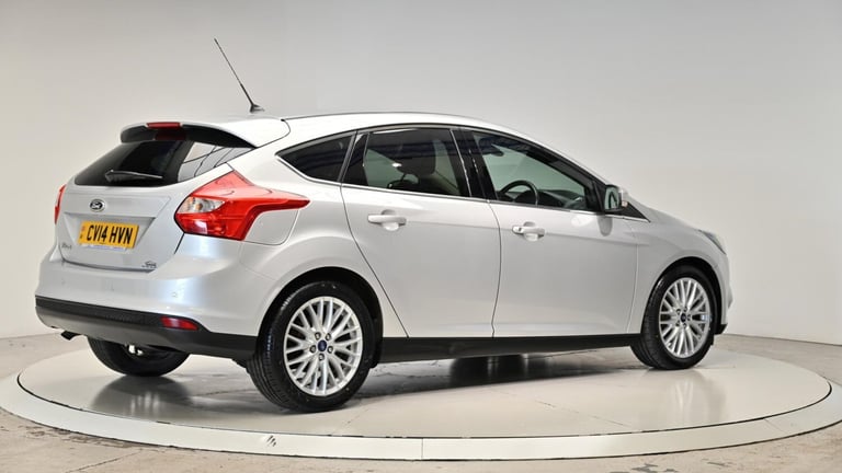 2014 Ford Focus 1.6 TDCi Zetec Euro 5 (s/s) 5dr HATCHBACK Diesel Manual