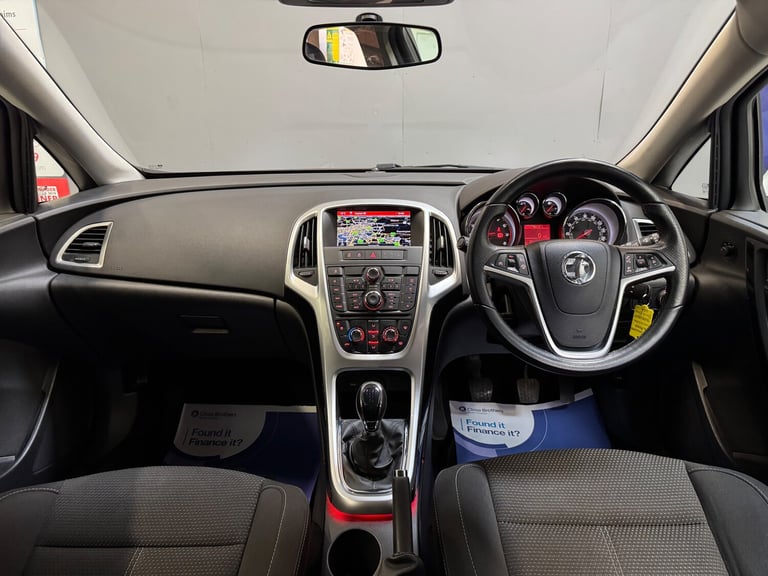 2015 Vauxhall Astra 1.6i 16V Tech Line GT 5dr ** ONLY 65000 MILES ** Petrol