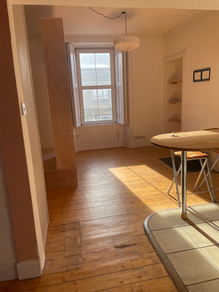 Studio Flat Recently Refurbished 