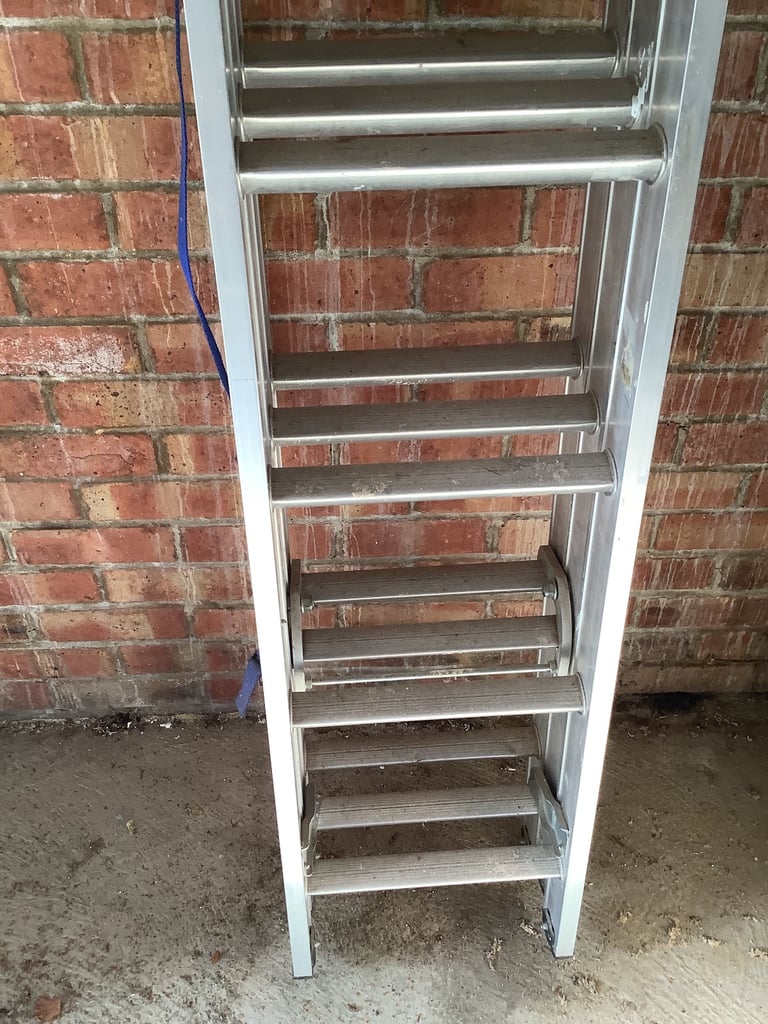ABRU Triple Extension Ladder 
