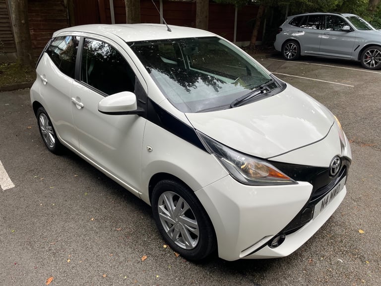 Toyota, AYGO, Hatchback, 2015, Manual, 998 (cc), 5 doors