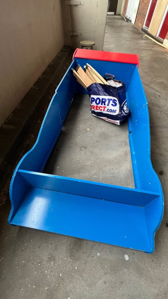 Children’s Race Car Bed