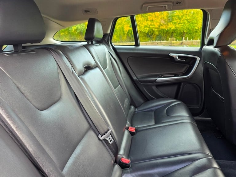 Volvo V60 D4 CROSS COUNTRY SE NAV