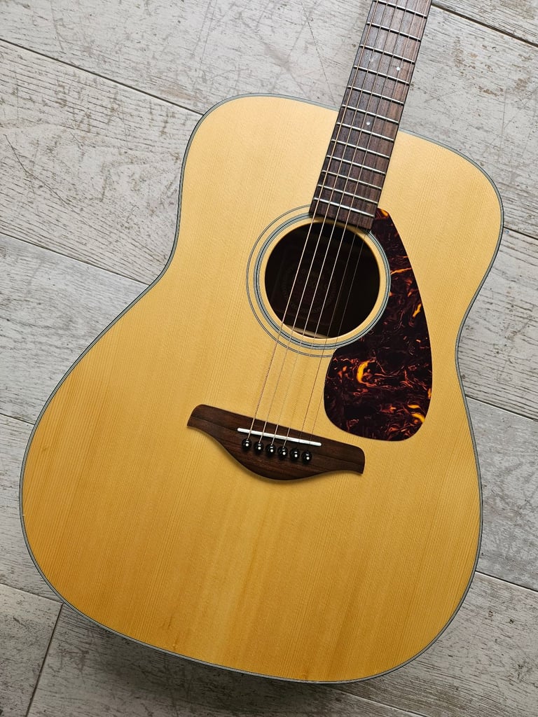 Yamaha FG700MS Solid top, Low Action acoustic guitar
