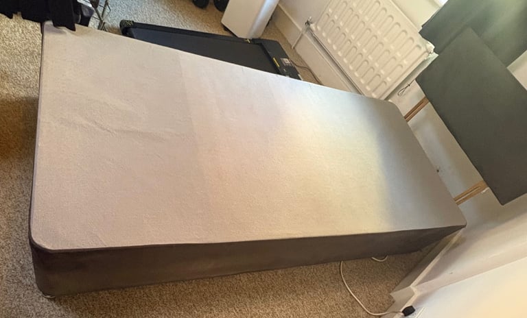 FREE!!! Single divan bed base with matching head board.