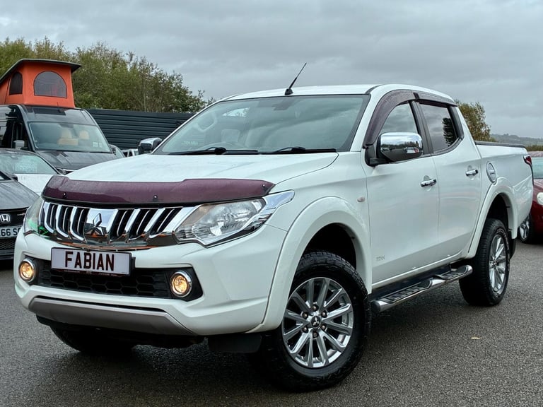 image for 2015 Mitsubishi L200 2.4 DI-D DC Titan Pickup Double Cab **NO VAT - Low Miles**