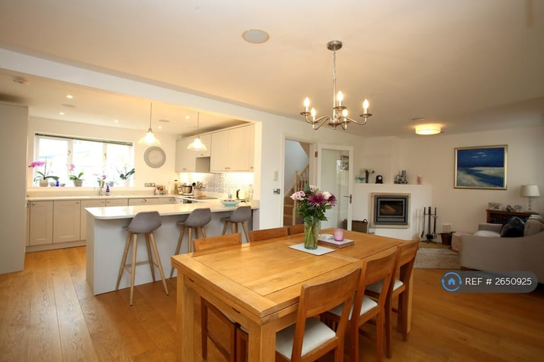 5 bedroom house in The Cedars, Lea, Nr Malmesbury, SN16 (5 bed) (#2650925)