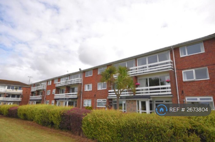 2 bedroom flat in Dee View Court, Neston, CH64 (2 bed) (#2673804)